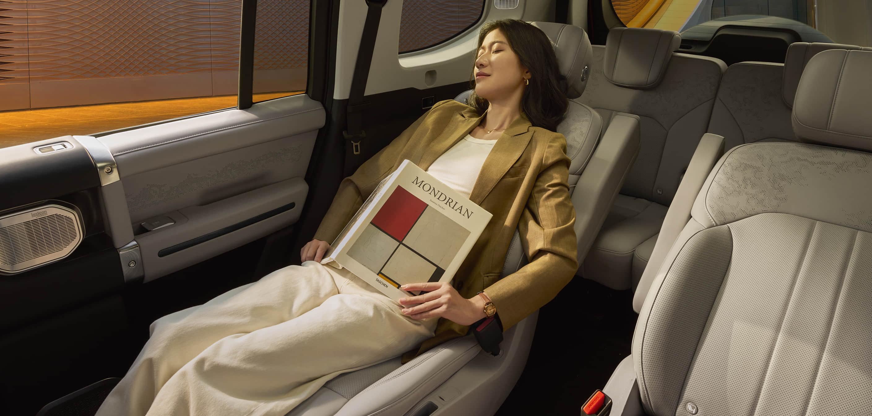 云憩智能多变座椅